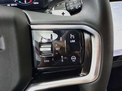 Used 2025 Land Rover Discovery Sport S AWD/4WD image 12