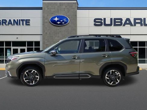 Used 2025 Subaru Forester Limited AWD/4WD image 7
