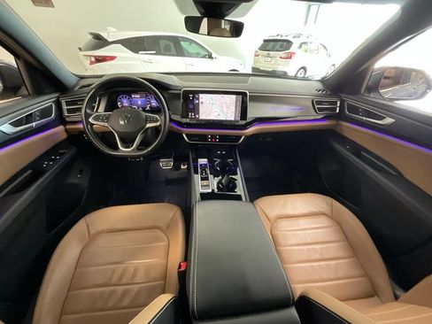 Used 2024 Volkswagen Atlas Cross Sport SEL R-Line AWD/4WD image 8