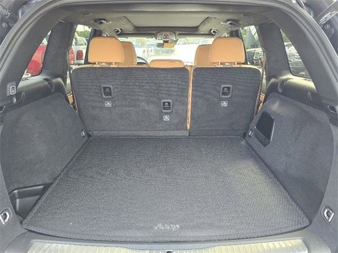 New 2025 Jeep Grand Cherokee Summit image 8