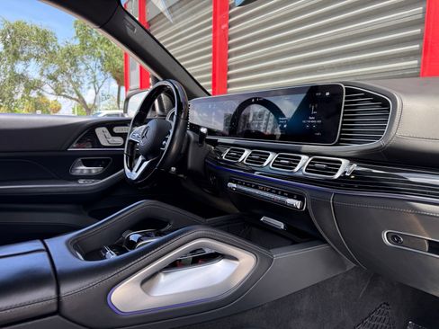 Used 2021 Mercedes-Benz Maybach GLS 600 4MATIC image 28