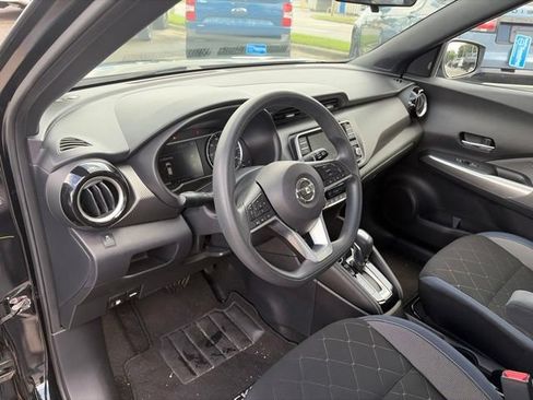 Used 2018 Nissan Kicks SV w/ Exterior Package FWD image 24