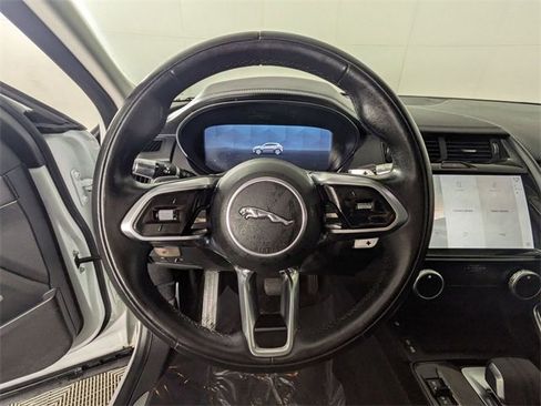 Used 2022 Jaguar E-PACE SE image 19
