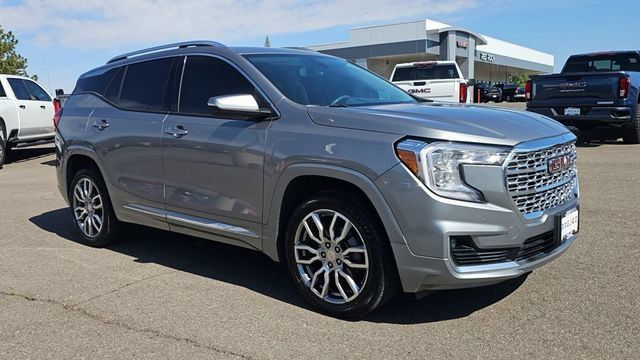 Used 2023 GMC Terrain Denali AWD/4WD image 2
