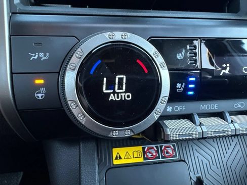 Used 2025 Toyota 4Runner Limited AWD/4WD image 12