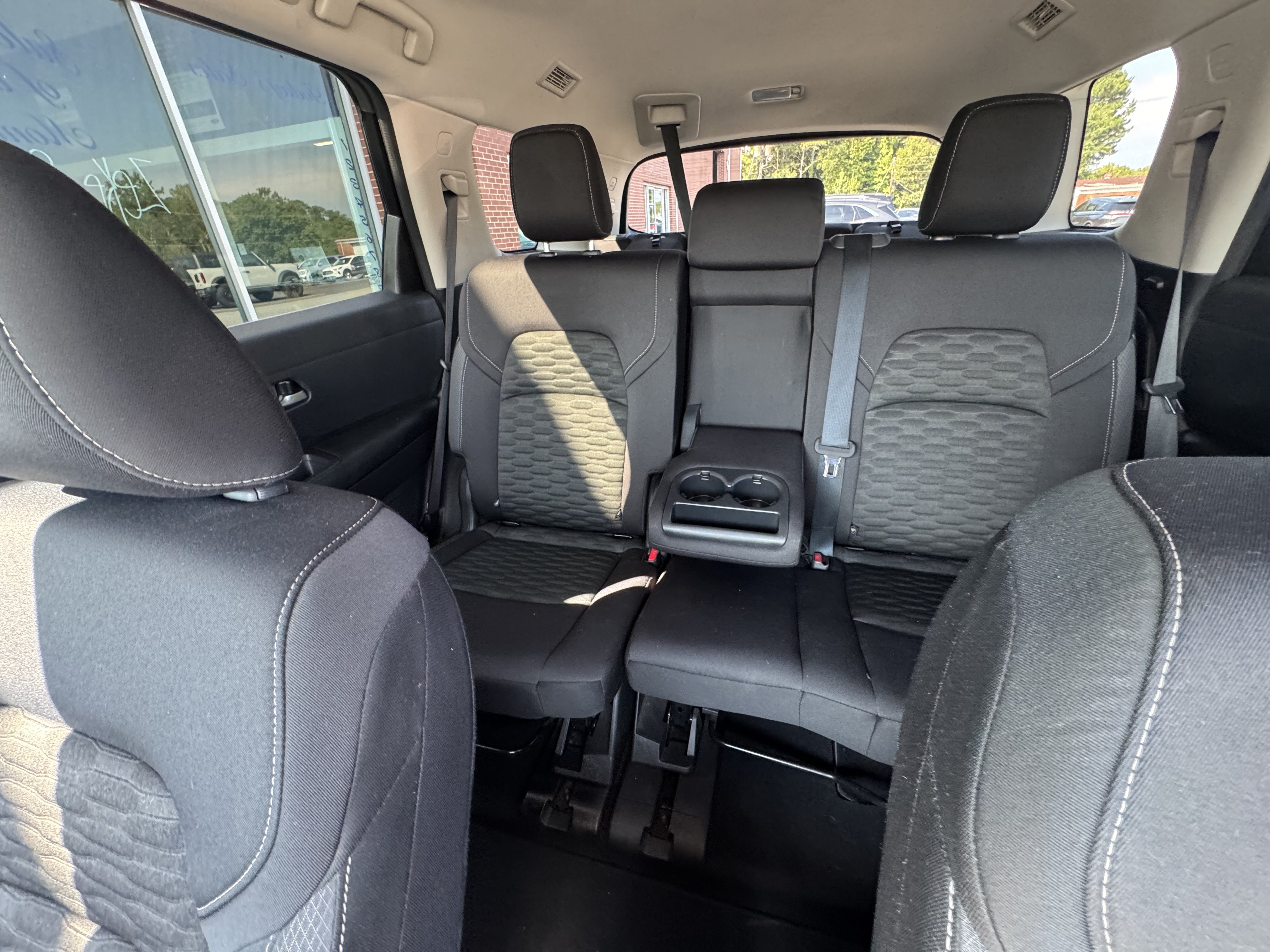Used 2022 Nissan Pathfinder S AWD/4WD image 11