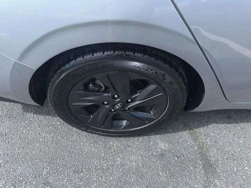 Used 2023 Hyundai Elantra SEL image 21