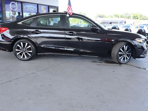 Used 2023 Honda Civic EX image 6