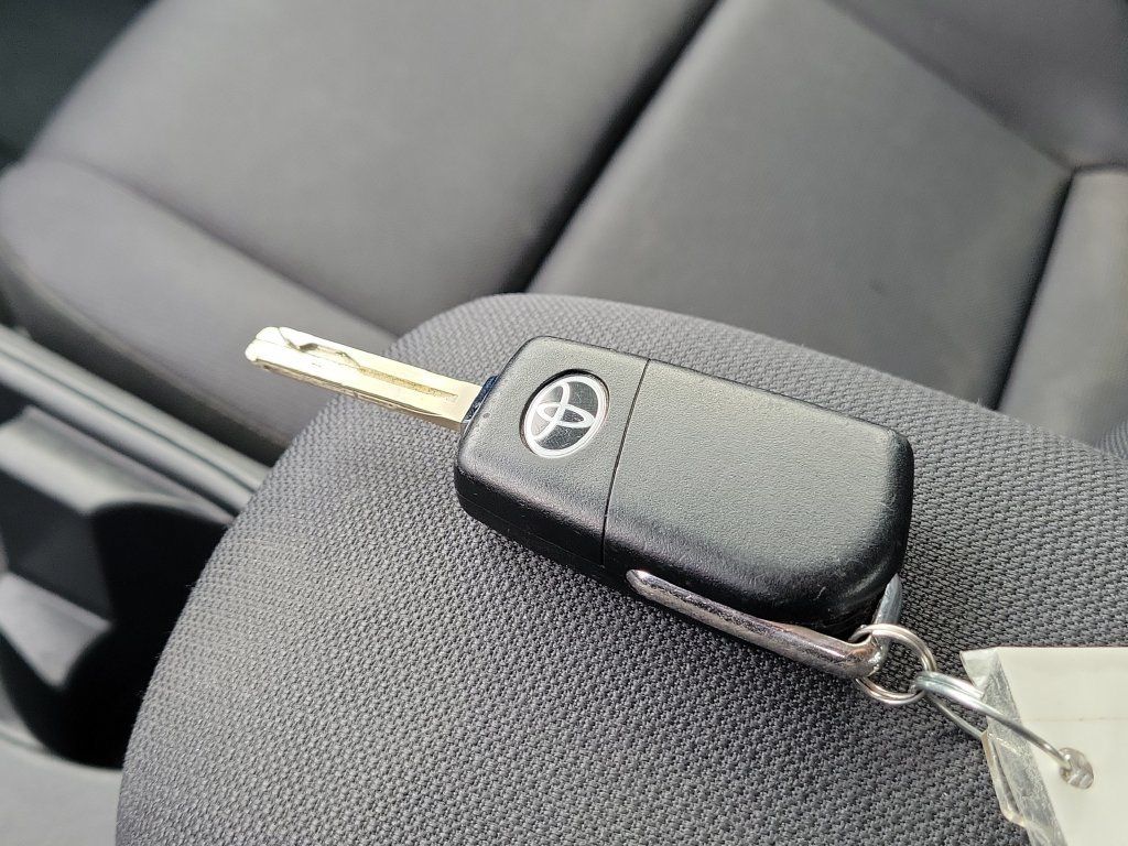 Used 2024 Toyota Corolla LE FWD image 32