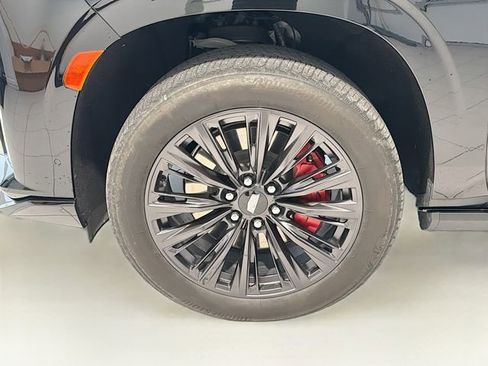 Certified 2024 Cadillac Escalade ESV V w/ LPO, ONYX Package image 30