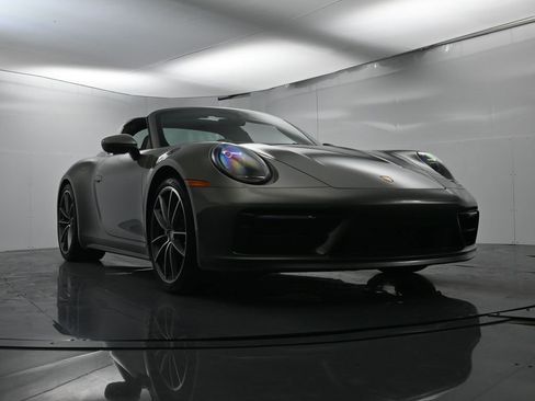 Used 2021 Porsche 911 Targa 4S w/ Sportdesign Package image 58