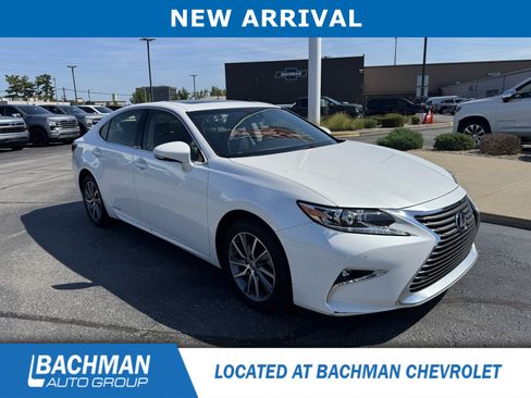 Used 2016 Lexus ES 300h w/ Luxury Package w/Wood Trim FWD image 1