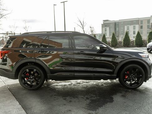 Used 2022 Ford Explorer ST w/ ST Street Pack image 3