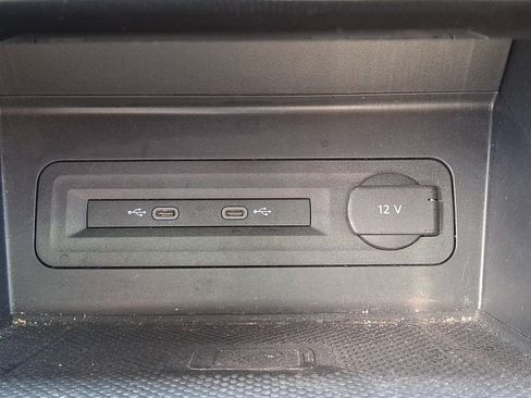 Certified 2023 Volkswagen Atlas Cross Sport SE w/ Panoramic Sunroof Package AWD/4WD image 24
