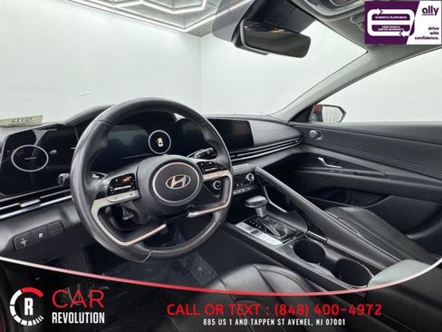 Used 2024 Hyundai Elantra Limited image 16