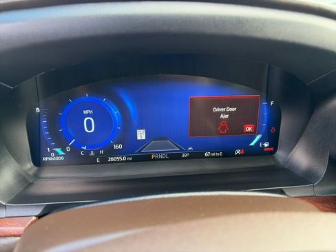 Used 2023 Ford Explorer King Ranch w/ Technology Package image 26