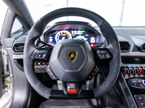 Used 2017 Lamborghini Huracan LP 610-4 Avio image 39