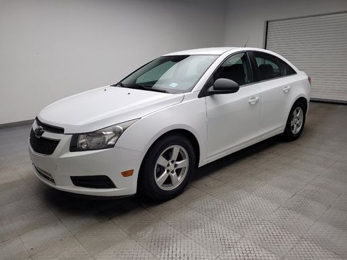 Used 2014 Chevrolet Cruze LT FWD image 2