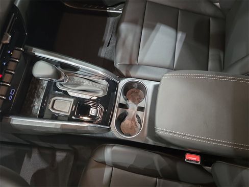 New 2026 GMC Canyon Elevation w/ Convenience Package image 25