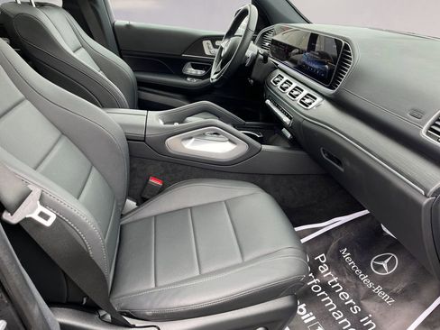 Certified 2025 Mercedes-Benz GLS 450 4MATIC image 15