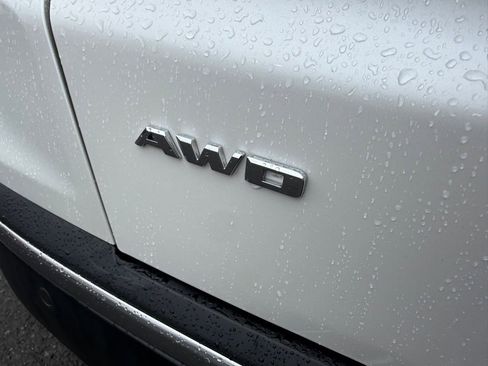 Used 2017 Cadillac XT5 Platinum w/ Driver Assist Package image 9