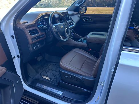 Used 2022 Chevrolet Tahoe High Country image 12