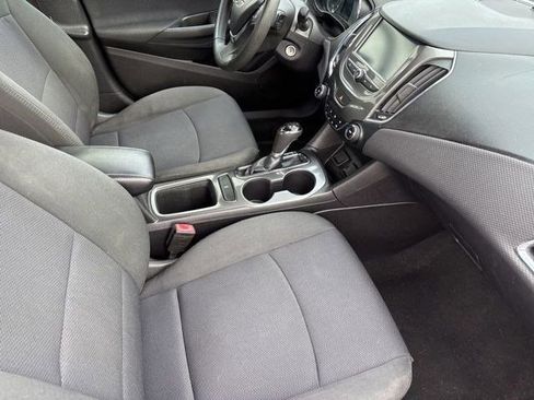 Used 2017 Chevrolet Cruze LT w/ RS Package image 36