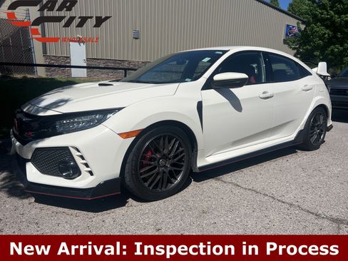 Used 2018 Honda Civic Type R image 1