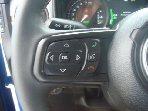 Used 2024 Jeep Wrangler Unlimited AWD/4WD image 9