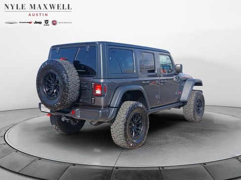 Used 2023 Jeep Wrangler Unlimited Rubicon w/ Cold Weather Group AWD/4WD image 16