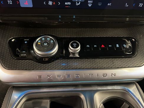 New 2026 Ford Expedition Platinum image 14