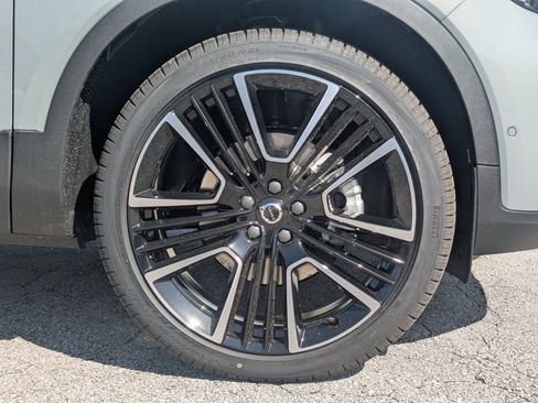 New 2026 Volvo XC40 B5 Ultra w/ Protection Package Premier image 11