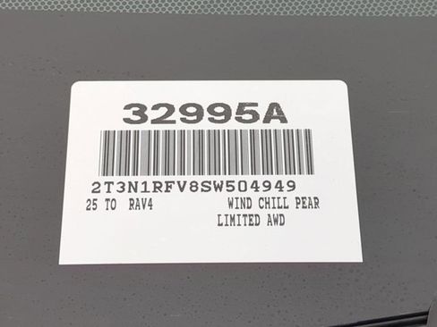 Used 2025 Toyota RAV4 Limited image 18