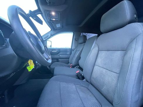 Used 2021 Chevrolet Silverado 2500 Custom w/ Custom Value Package image 19