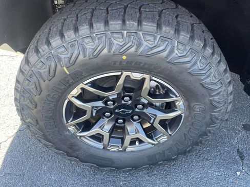 New 2026 Chevrolet Colorado ZR2 image 7