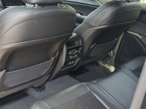 Used 2023 Jeep Grand Cherokee Altitude AWD/4WD image 18