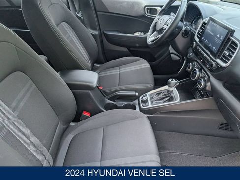 Certified 2024 Hyundai Venue SEL FWD image 32