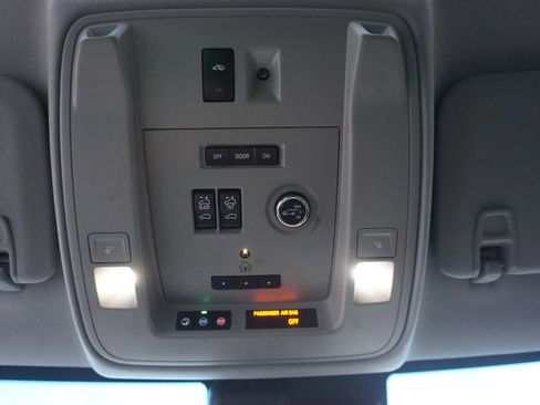 Used 2017 Cadillac Escalade Premium Luxury image 39