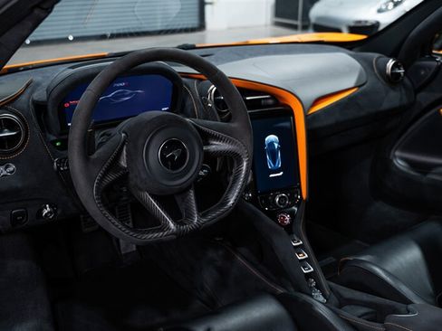 Used 2019 McLaren 720S Performance RWD image 42