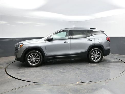 Used 2024 GMC Terrain SLT AWD/4WD image 5