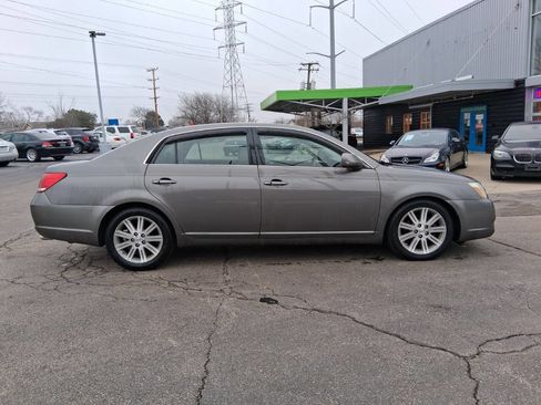Used 2007 Toyota Avalon Limited image 3