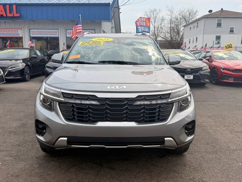 Used 2025 Kia Seltos S FWD image 3