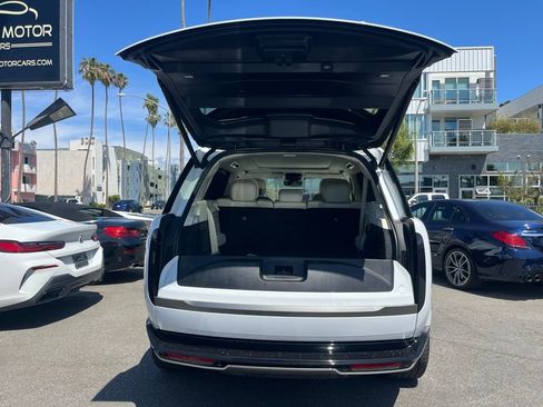 Used 2023 Land Rover Range Rover Long Wheelbase SE image 7