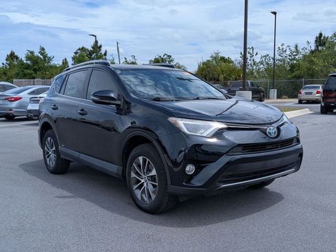 Used 2017 Toyota RAV4 XLE image 3
