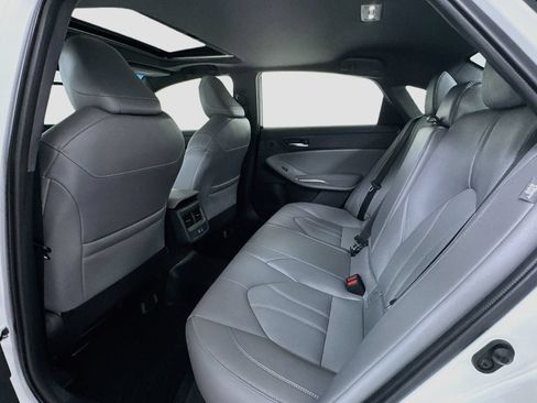 Used 2022 Toyota Avalon XLE w/ Moonroof Package FWD image 24
