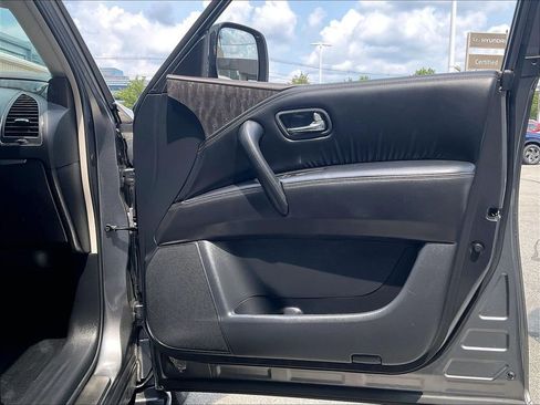 Used 2023 Nissan Armada Platinum w/ Captain's Chairs Package AWD/4WD image 12