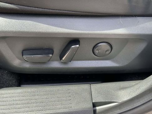 Used 2023 Nissan Rogue SL w/ SL Premium Package image 16