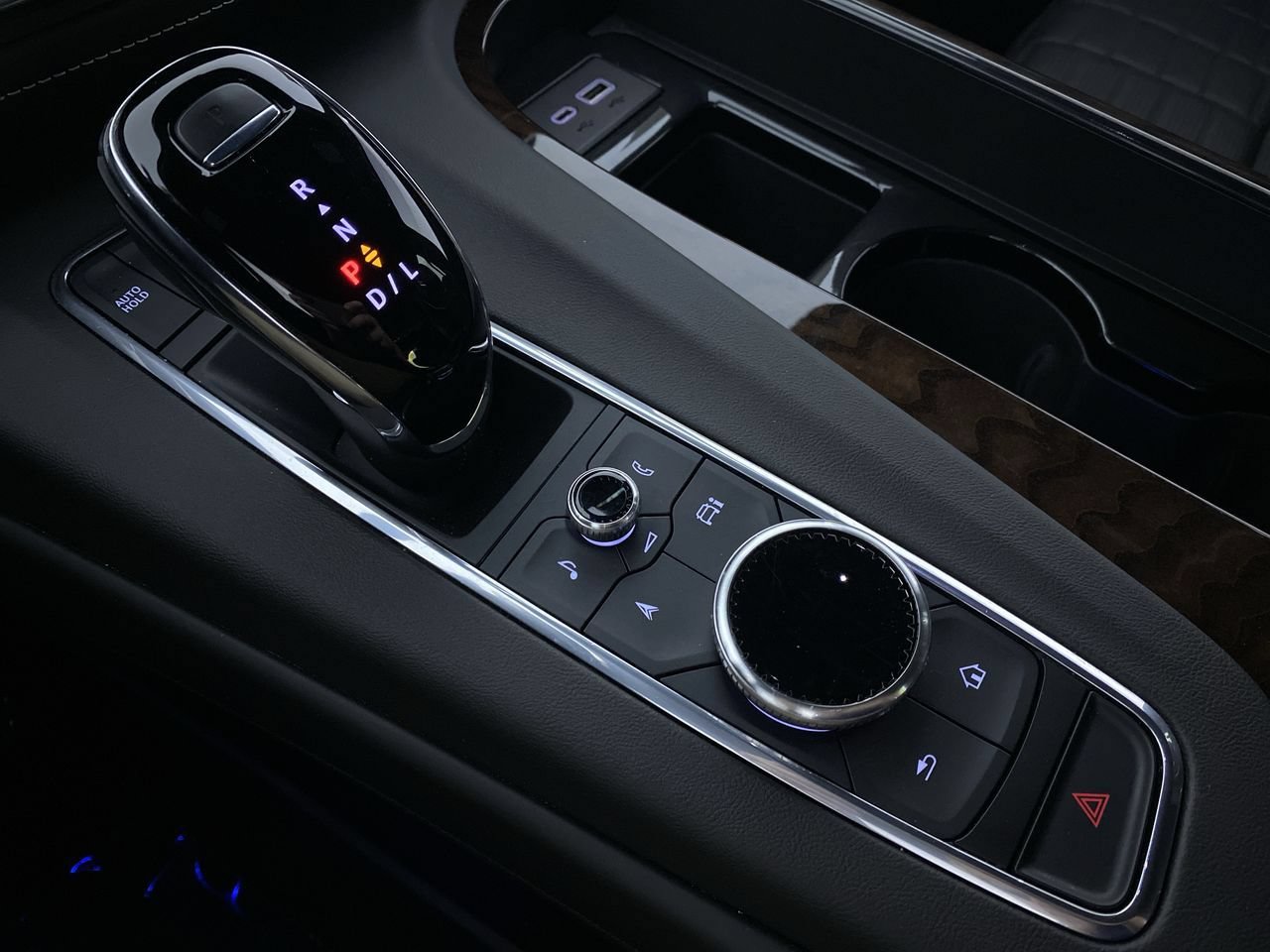 Certified 2022 Cadillac Escalade Sport Platinum AWD/4WD image 8