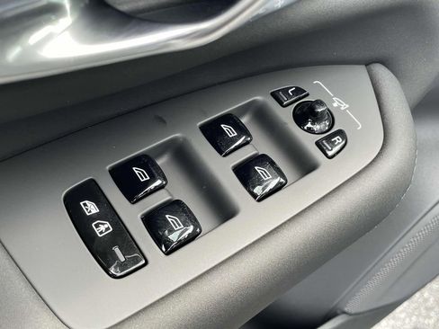 New 2026 Volvo XC90 T8 Plus image 8