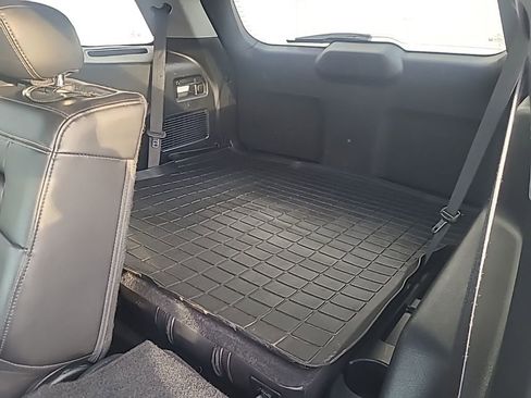 Used 2022 Ford Explorer XLT w/ Equipment Group 202A image 18